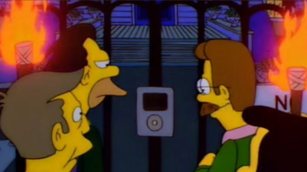 Dans un épisode de la saison 8 diffusé en 1996, les habitants de Springfield viennent libérer Bart de la "Maison Derrière" et se retrouvent face à un interphone high-tech qui ressemble de façon troublante à l’iPod première génération, sorti seulement en 2001.