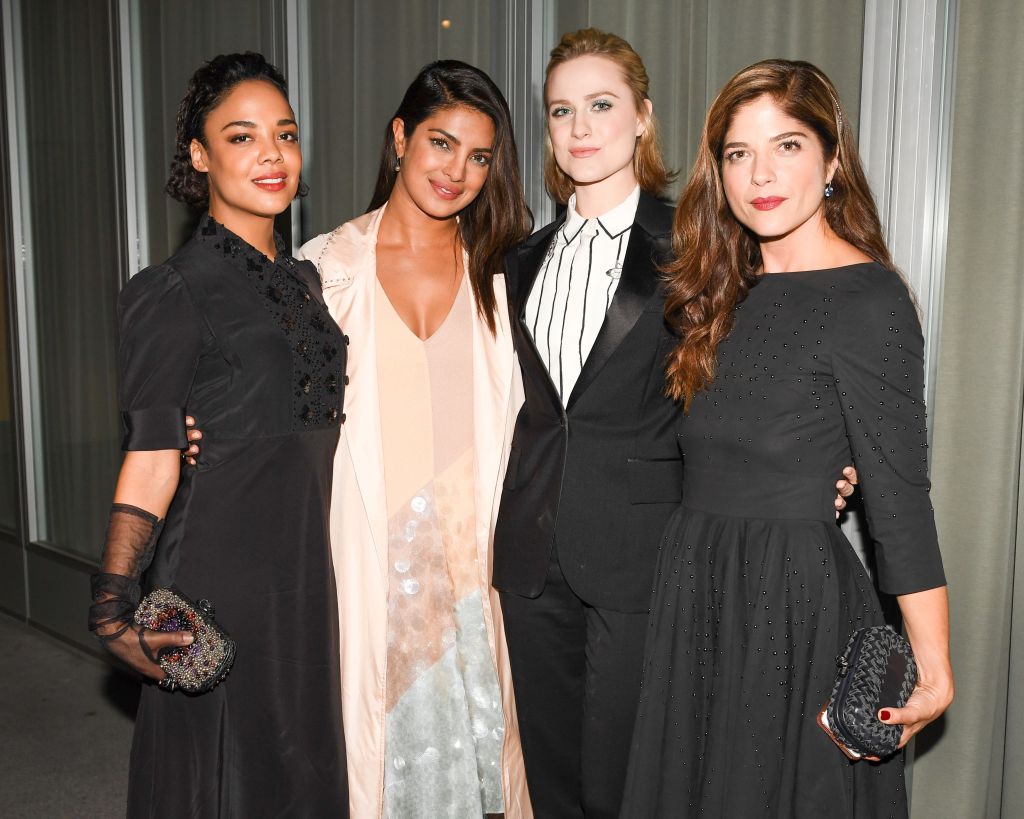  Tessa Thompson, Priyanka Chopra, Evan Rachel Wood, Gala du Musée Marisa TomeiHammer dans le jardin, Los Angeles, États-Unis - 14 octobre 2017 "width =" 1024 "height =" 819 "



 
<figcaption class=