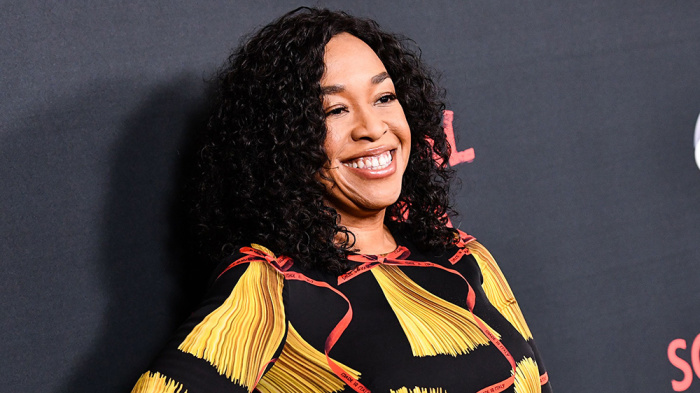  Shonda Rhimes Netflix "itemprop =" contentUrl "/>
</figure>
</article>
</section>
<p> L'impact d'Eddie sur Lucious est clairement déjà important, mais il ne s'arrête pas là-bas. En tant que "consigliere" pour les affaires de la famille de Lyon, Eddie est là pour s'assurer qu'ils ne tombent pas lorsque leurs ennemis commencent à sentir la faiblesse du patriarche. </p>
<p> Immédiatement après la reconnexion avec Cookie (Taraji P. Henson), il lui a offert quelques conseils clés: «Que font nos familles quand un être humain est malade ou mourant? Nous avançons, "Eddie a rappelé Cookie. "Vous devez obtenir ces artistes, et ils doivent vous soutenir – ils doivent vous tenir debout. Avec musique. C'est ce que Lucious voudrait. "</p>
<p> Alors que les épisodes continuent, Whitaker note qu'Eddie va travailler avec un certain nombre d'artistes sur le label de la famille de Lyon. "Il devient le conseiller de la famille pour s'assurer qu'ils réussissent. Sans lui ", déclare Whitaker, leurs efforts, y compris l'engagement géant de livrer 20 nouveaux albums au cours de l'année," commenceront probablement à s'effondrer ". </p>
<p> "Non seulement Cookie, ils sont tous tirés dans des directions différentes, et il est difficile de contrôler. Il y a un équilibre de pouvoir, et Eddie a tellement réussi qu'il valide l'entreprise ", explique Whitaker. </p>
<p> Eddie va aussi aider personnellement la famille lyonnaise. Déjà Cookie a confié à Eddie au sujet de la vraie mesure des blessures de Lucious, quelque chose que seule la famille a été autorisé à savoir jusqu'ici. </p>
<p> "À ce stade, je pense qu'elle devrait se confier à lui", dit Whitaker. "Eddie s'intéresse profondément à Lucious et c'est son ami. Et je pense qu'elle en a besoin. Je pense qu'elle a besoin de quelqu'un qu'elle puisse dire, «je ne sais pas quoi faire ici». Eddie est allé là-bas pour Lucious, et il est allé là-bas pour elle, et il est allé là-bas pour la famille. Même s'ils ne l'ont pas vu depuis un moment, ils l'appellent «Oncle». </p>
<p> Encore, Whitaker dit que si Eddie est "sympa, il pourrait ne pas être une personne vraiment bonne." Citant la façon dont Eddie rit lorsque il se souvient de Lucious '' beat-down '' à titre d'exemple, Whitaker note que cet accord Le rôle a été un bon pas des nombreux personnages paternels qu'il a joués dans le passé. Mais Whitaker dit aussi qu'Eddie viendra «du cœur» vers la famille lyonnaise afin qu'il soit peut-être le seul partisan numéro 1 </p>
<p>.</p>
<p> <em> L'air "Empire" à 8h. les mercredis sur Fox. </em> </p>
</div>
</pre>
<p>																																																																																																																																																																																																																																																												<a style=