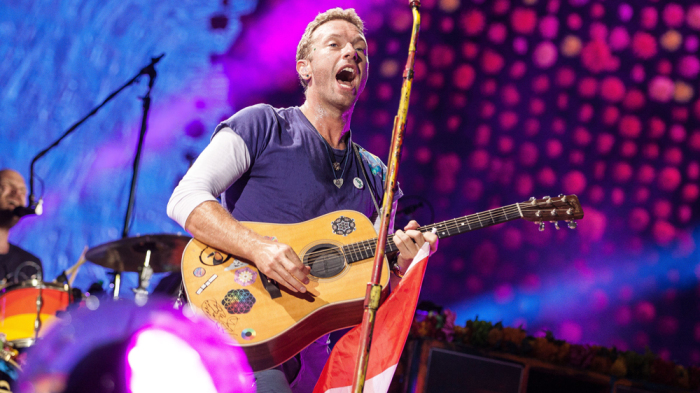  Coldplay "itemprop =" contentUrl "/>
</figure>
</article>
<article class=