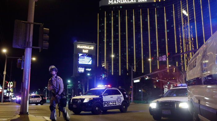  Las Vegas Shooting: Democrats Appel pour "itemprop =" contentUrl "/>
</figure>
</article>
<article class=