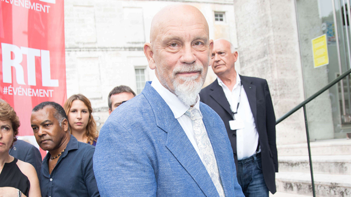  John Malkovich "itemprop =" contentUrl "/>
</figure>
</article>
<article class=